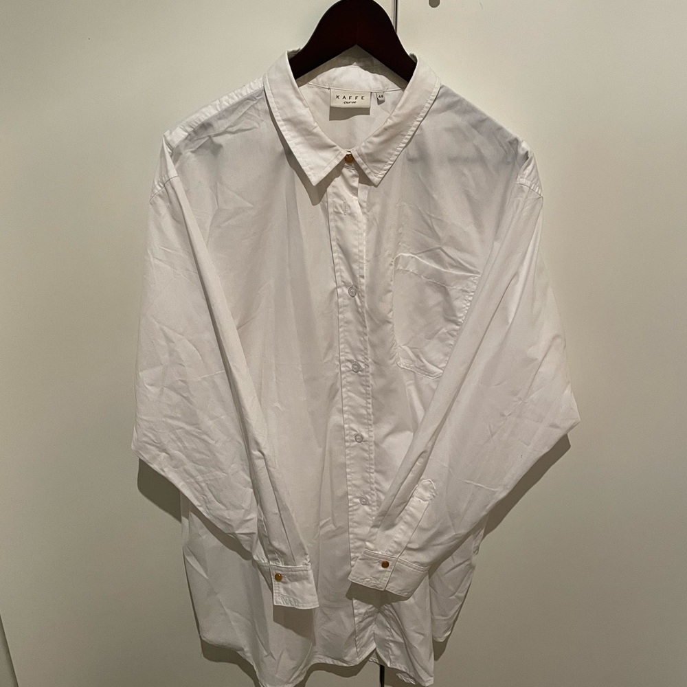Oversized white shirt